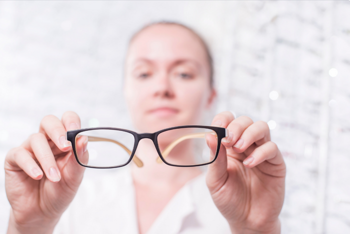 Diferencias entre lentes monofocales, bifocales y multifocales [Cuál Elegir]